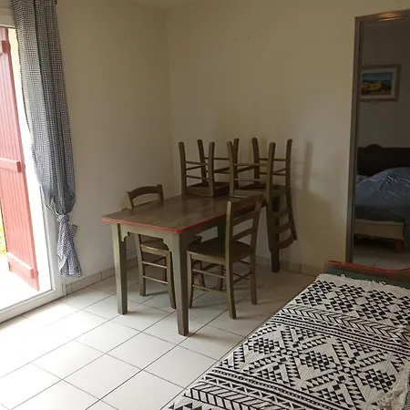 T3 Village Goelia Rez De Jardin דירה